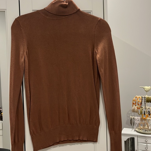 RW&co classic turtleneck sweater - Picture 2 of 6
